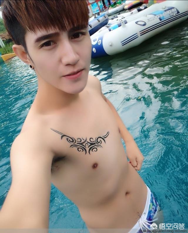男生化眉毛化妆技巧
