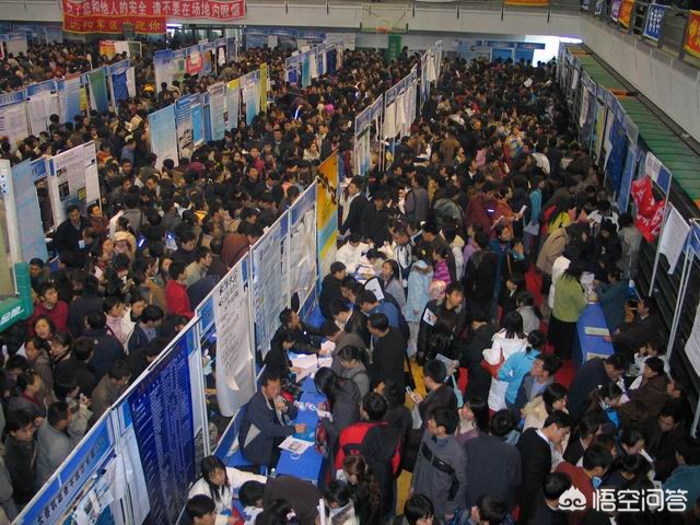 在大学里学习的不是知识，在大学里学的不是知识,而是一种
