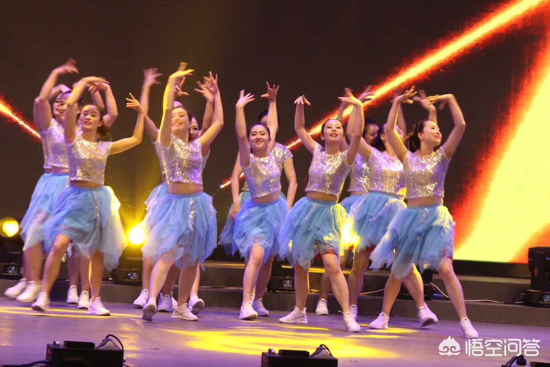 [广场舞图片]最火最简单广场舞有哪些？