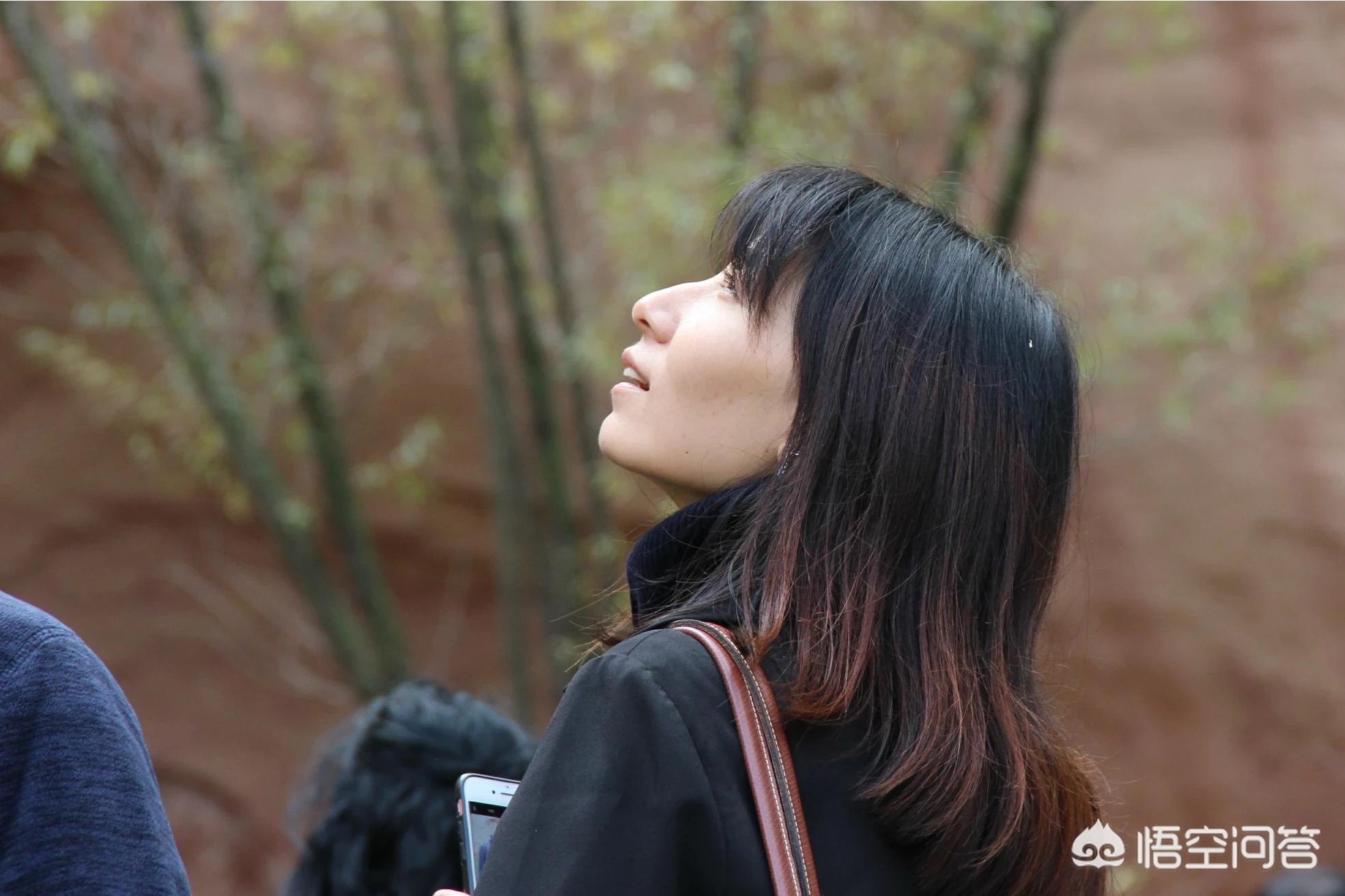 化妆技巧给美女化妆视频

