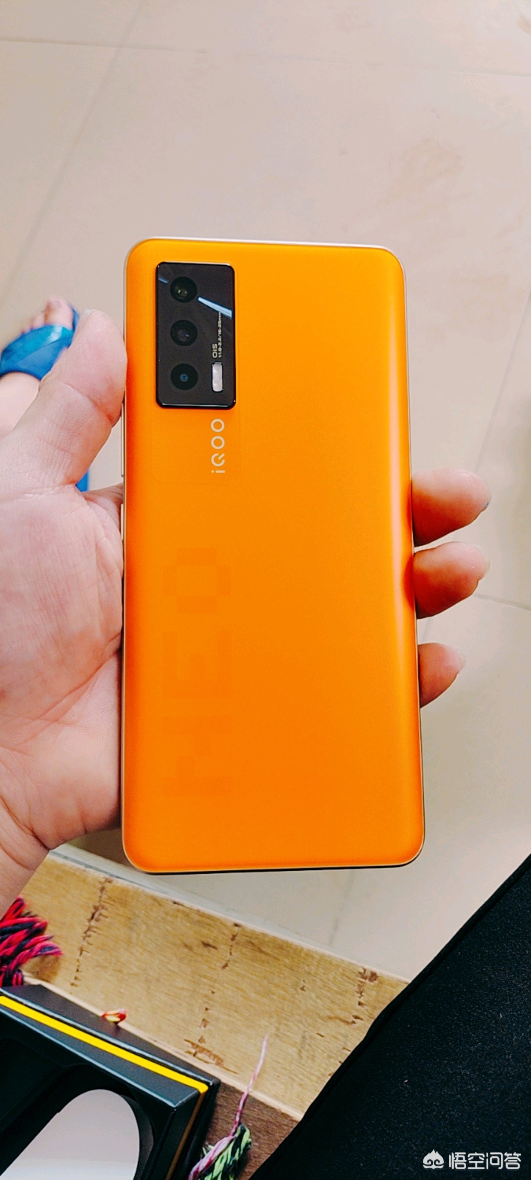 不打游戏，256内存刚需，续航好点，屏幕正常的手机，realmegt neo和iqooneo5选哪个？