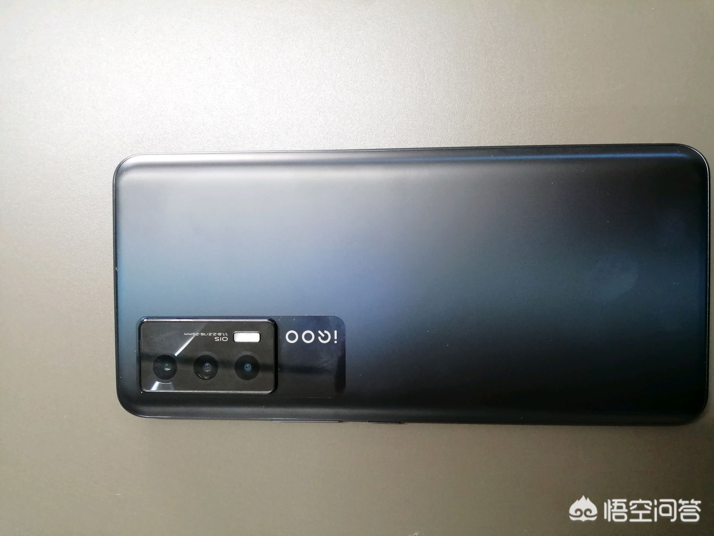 不打游戏，256内存刚需，续航好点，屏幕正常的手机，realmegt neo和iqooneo5选哪个？