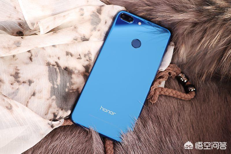 主要玩游戏，电池续航长点，运行不错的手机大家有推荐的吗？