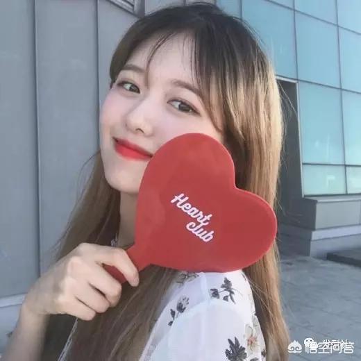 [多地中学发布发型令]中学女生头发毛躁适合什么发型？