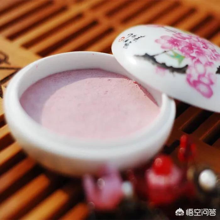 古代水粉的化妆技巧
