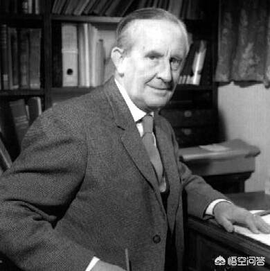 熊迹（求下联，好兵帅克，提老枪，觅熊迹，踏遍林海雪原，方显英雄虎胆。望好友赐下联？）