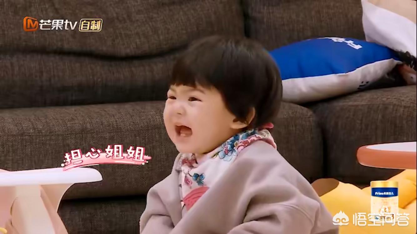 贾静雯晒咘咘庆生照
