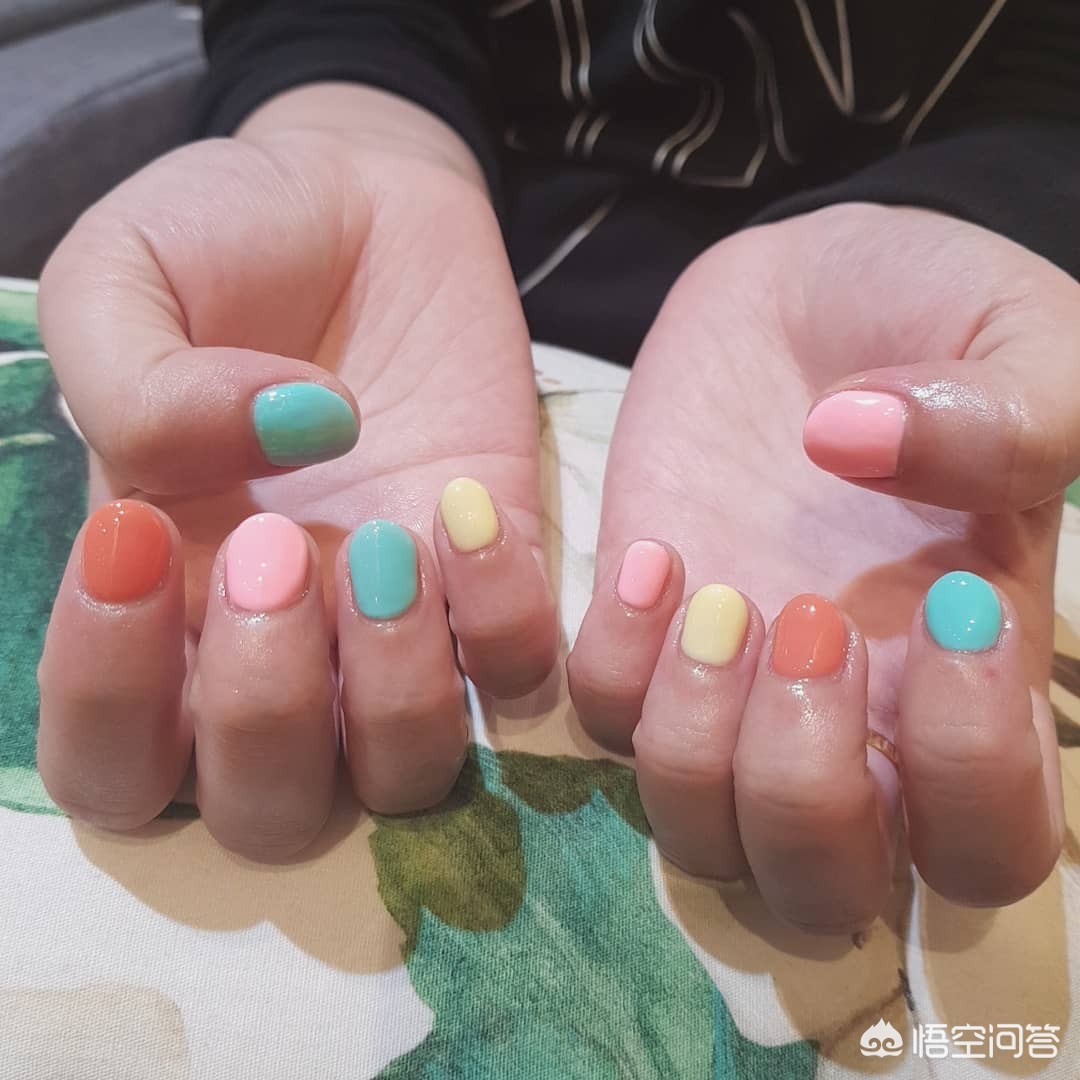 彩妆好物推荐多色美甲
