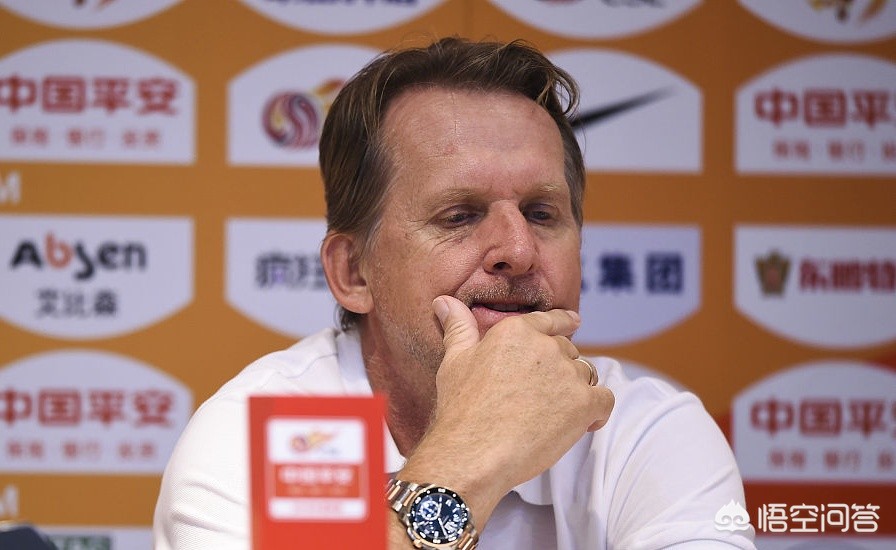 大连一方2:5不敌北京国安，盖坦染黄下轮将禁赛，舒斯特尔的派兵布阵有问题吗？