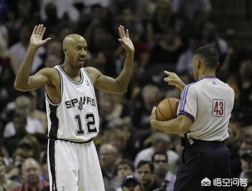 有人说,NBA的强悍防守是用技术性的,而CBA的强悍防守是犯规性。如何理解这句话? 有人说,NBA的强悍防守是用技术性的,而CBA的强悍防守是犯规性。如何理解这句话?