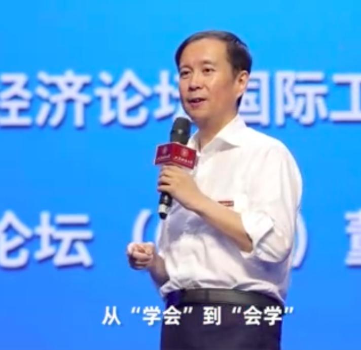 饿了么前CEO被抓（饿了么CEO王磊和淘宝总裁蒋凡两人谁会是马云接班人？）