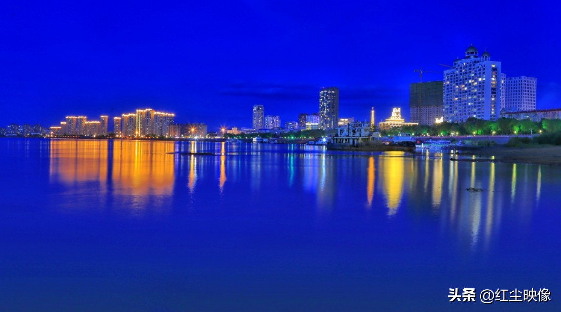 早上江边风景发朋友圈的句子?:江边风景图片 早上江边风景发朋友圈的句子?:江边风景图片