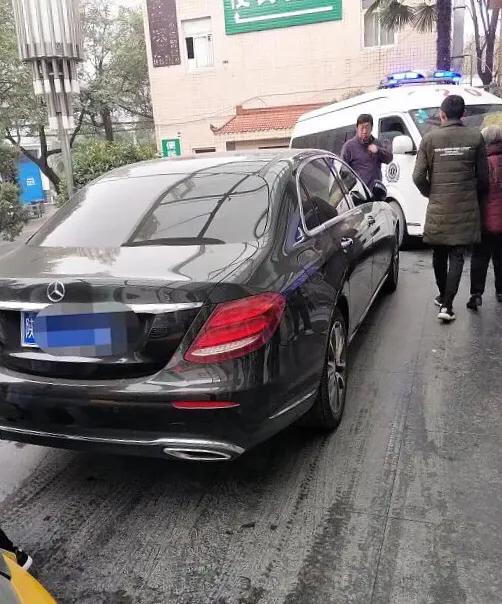 救护车奔驰