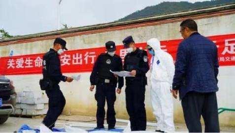 持刀行凶致2死1伤（今晨柏家坪完全小学发生持刀伤害事件，2名学生死亡。怎样才能避免悲剧重演？）