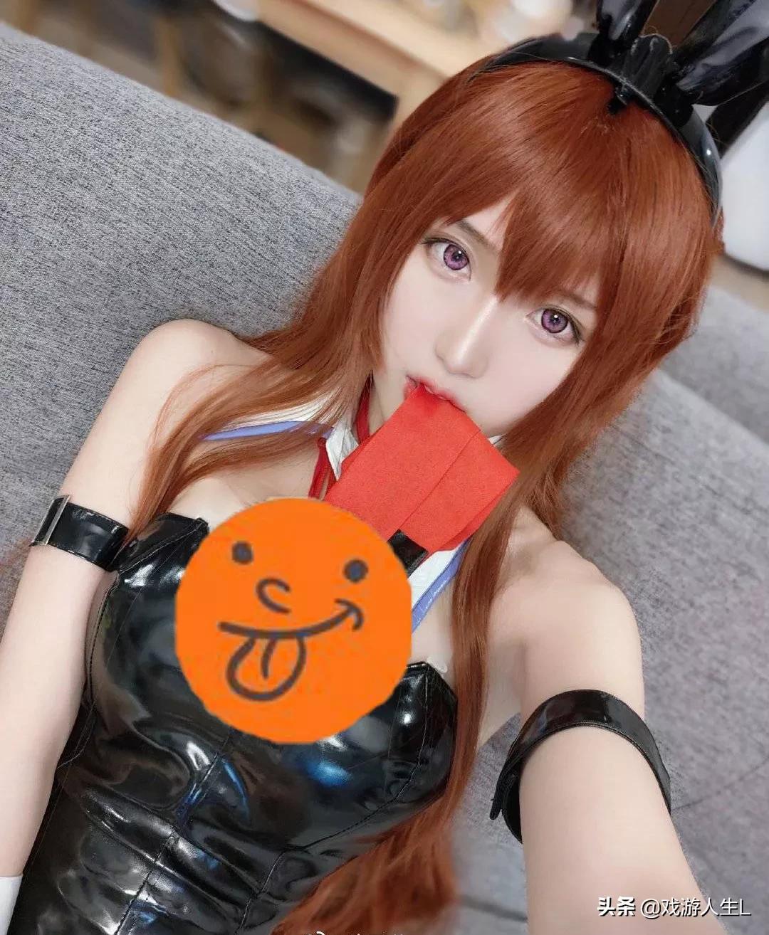 [午夜福利95]余霜直播间深夜发福利，变身“轮椅舞王”大秀舞姿，网友评价“土味十足”，你怎么看？