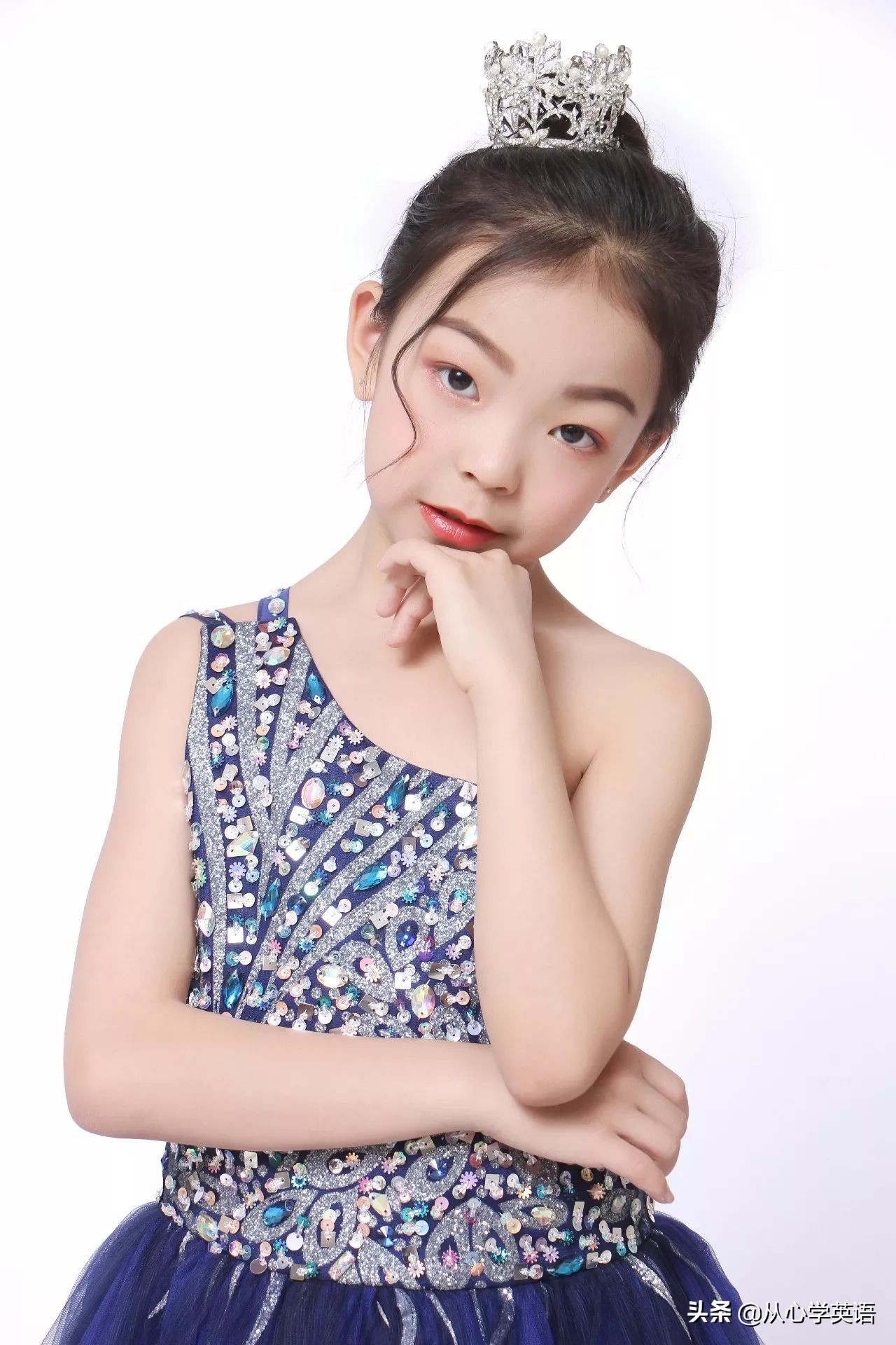 端庄长相化妆技巧女孩
