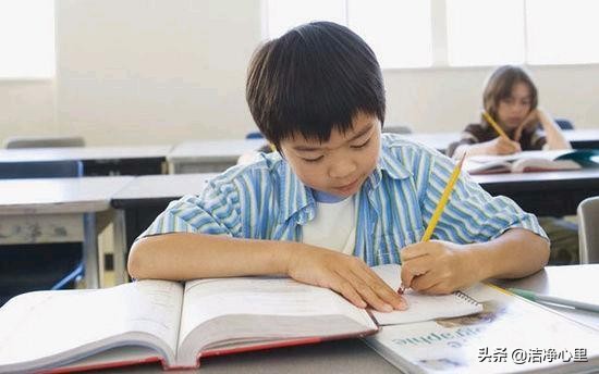 小孩作业热没了大哭
