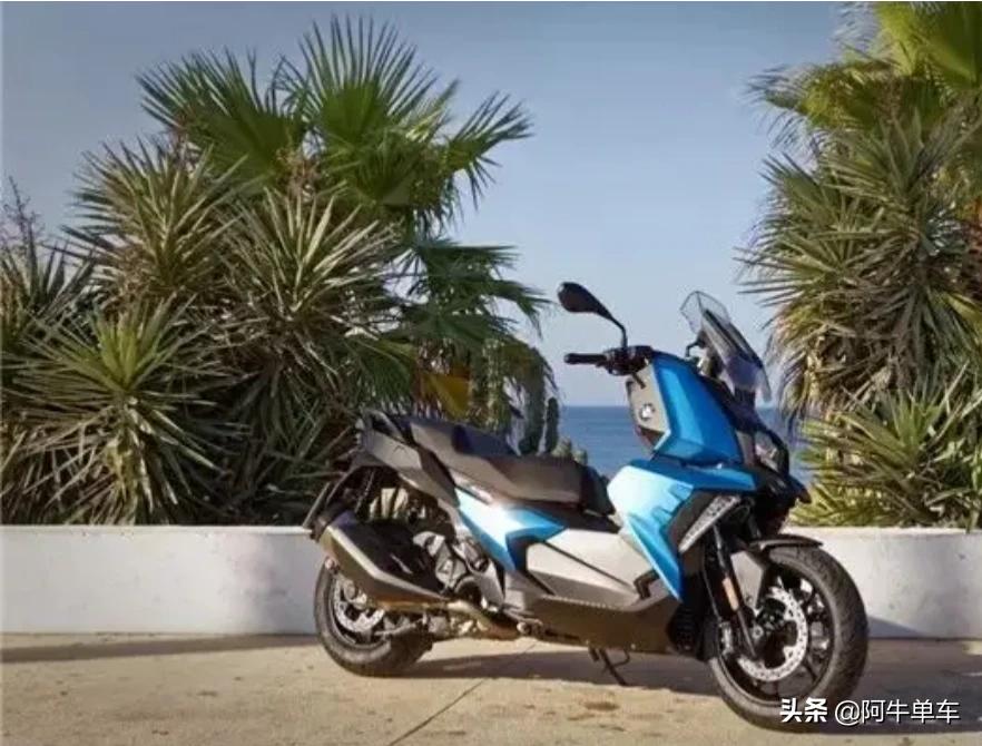宝马踏板摩托车