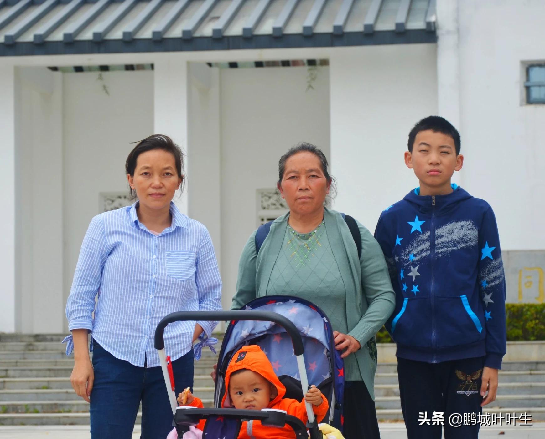 [照片全家福]过年的时候有多少家庭喜欢拍全家福照片？拍全家福对于中国人来说有着什么意义？