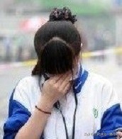 老师教室内猥亵女生