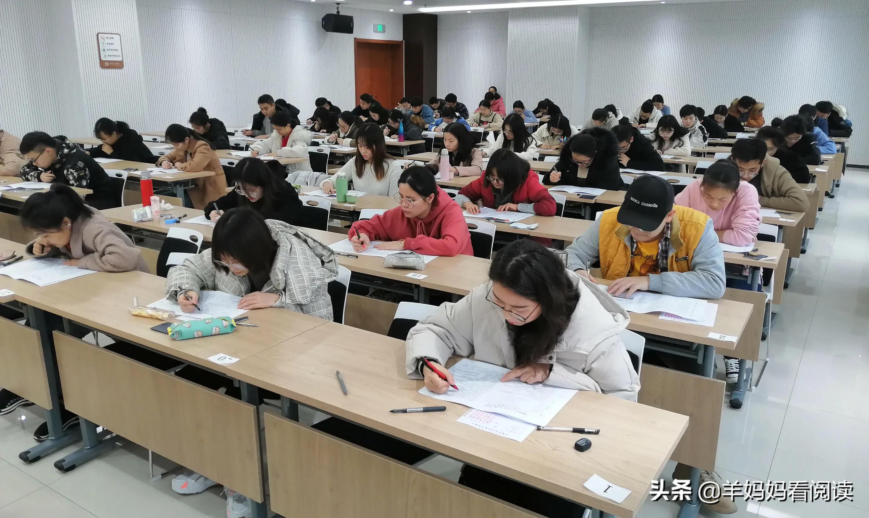 全国中小学是否可以推迟开学一个月，然后取消暑假？：小学开学1个月后关闭