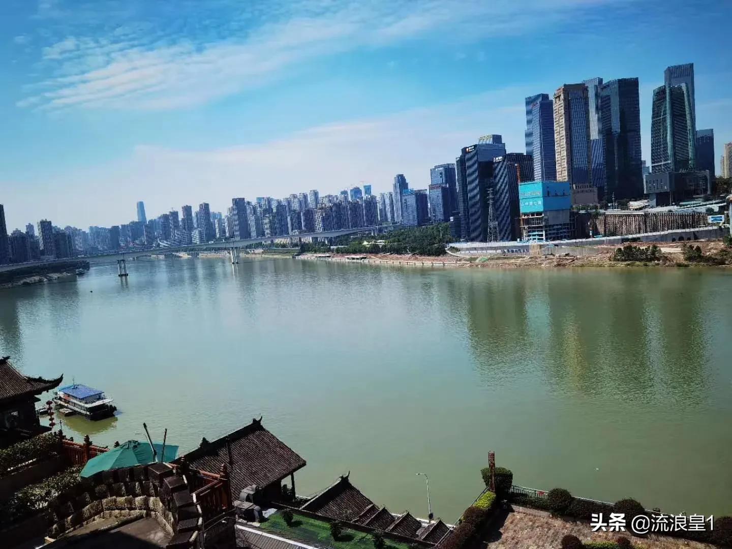 重庆和西北哪个繁华一些