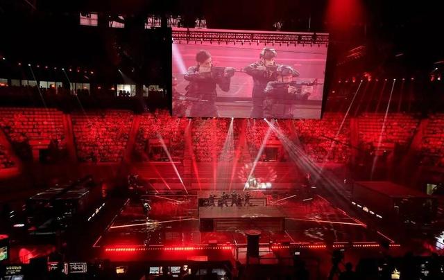 cf灵狐者裙底h（穿越火线9年IP沉淀延伸和爆炸）