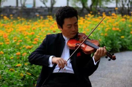 笑得像花一样，原来这句话出处在这里……