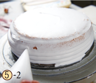 烘焙小知识:裱花蛋糕抹圆面基本技法详解 快来试试吧