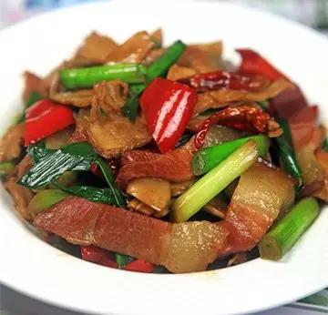 灵芝花胶瘦肉汤的功效和作用 2026年灵芝花胶瘦肉汤的功效和作用是什么 灵芝花胶瘦肉汤的功效和作用 2026年灵芝花胶瘦肉汤的功效和作用是什么