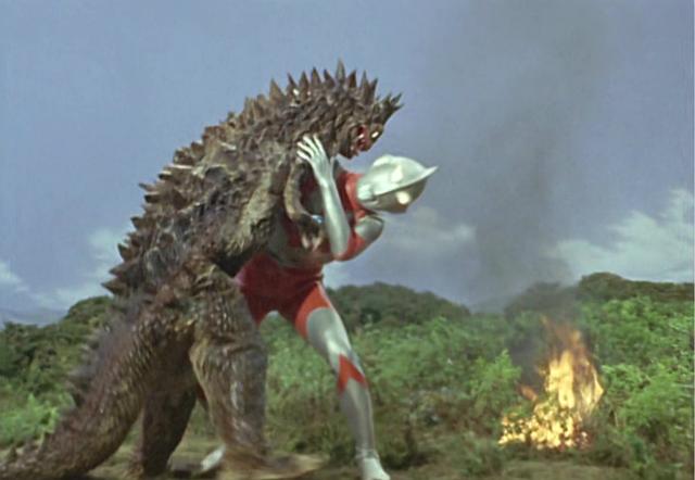 【先睹为快】为什么我们要看几十年的机甲怪兽大乱斗？