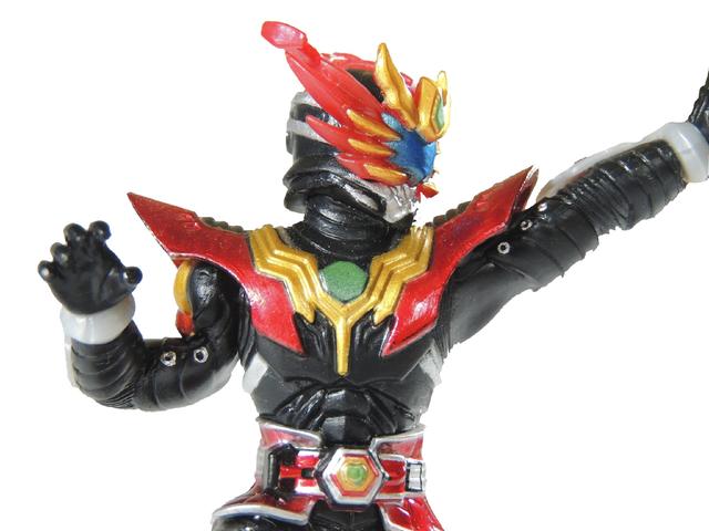 彦仔哥哥的图文评测 铠甲勇士捕将 智能玩具人像 景品