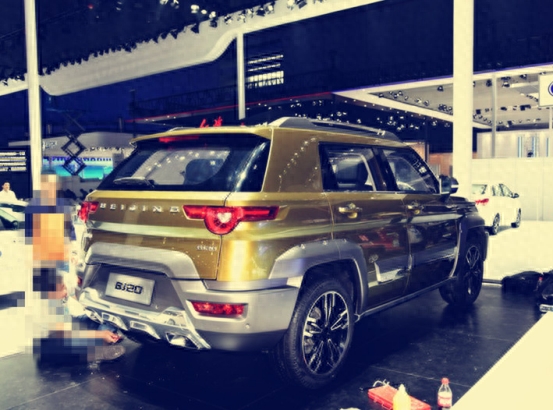 猛士民用版要80万,这款车也很猛士,但价格只是十分之一