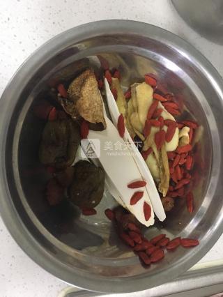花胶炖猴头菇的功效 2026年花胶炖猴头菇的功效与禁忌