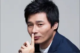 因足球动作让蚌埠出名的“快马”，被教练改名后成为甲A射手王图片