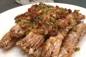 在广东大排档必点之椒盐皮皮虾图片