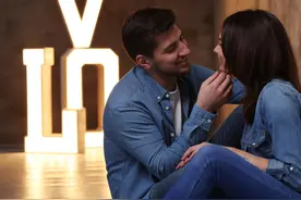 女人问男人喜欢我什么？男人这样回复一般都会让她动情图片