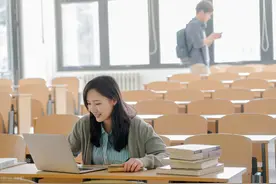 倾家荡产：富爸爸去打工造就清华才女图片