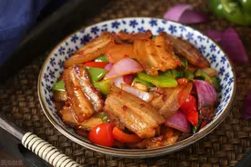 不管炒啥肉，都不能用淀粉腌制，大厨教你2个窍门，滑嫩更入味图片