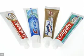 牙膏底部颜色条有特殊含义？天天用黑色条牙膏等于吸毒？真相来了图片