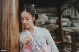 故事：爱上穷书生，我不离不弃陪他吃苦，不久却发现他是王爷之子图片