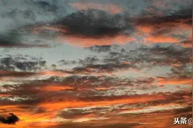 昨晚秦岭终南山突降大雨，西安上空出现精彩一幕，仿佛水墨画卷图片