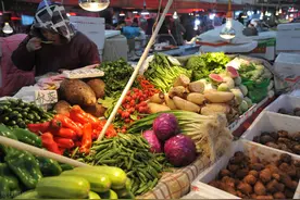 去菜市场买菜，这6种蔬菜尽量少买，菜贩子：家里人很少吃图片