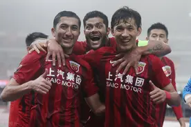 上港又一名外援离队，亚洲铁腰免费走人将自由转会加盟中超保级队图片