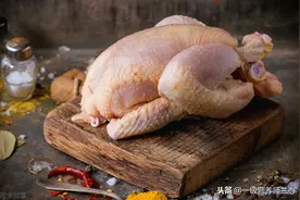 老母鸡最补、公鸡有毒？2类人炖汤喝，2类人烤着吃，有人要忌口图片