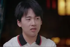 郭麒麟首谈郭德纲橱窗真人秀，称自己非常抵触，心疼父亲吃苦图片