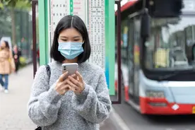 28岁老员工下班不回工作消息被怼：这届年轻人正在失去下班自由图片