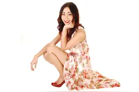 人像摄影最难拍姿势：女性蹲着拍3大禁忌，稍不注意就毁形象图片