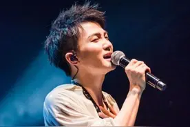 周深：世界对我充满恶意，我却回报以最美的歌图片