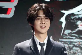 宋妍霏夸赞鹿晗背台词功力强，拍亲热戏时，内心紧张不敢直视鹿晗图片